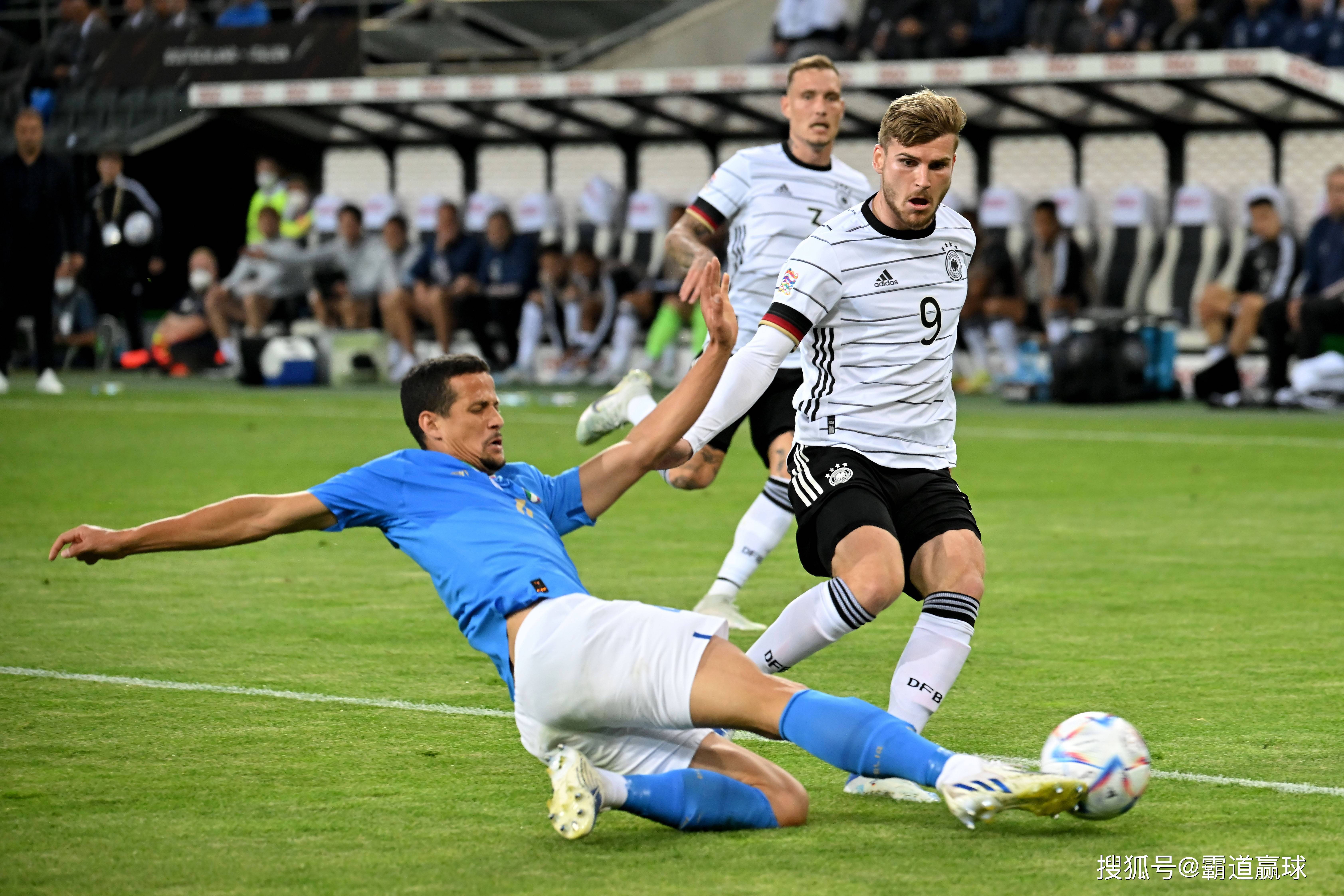 包含欧国联赛罕见逆转！球队逆风翻盘的词条