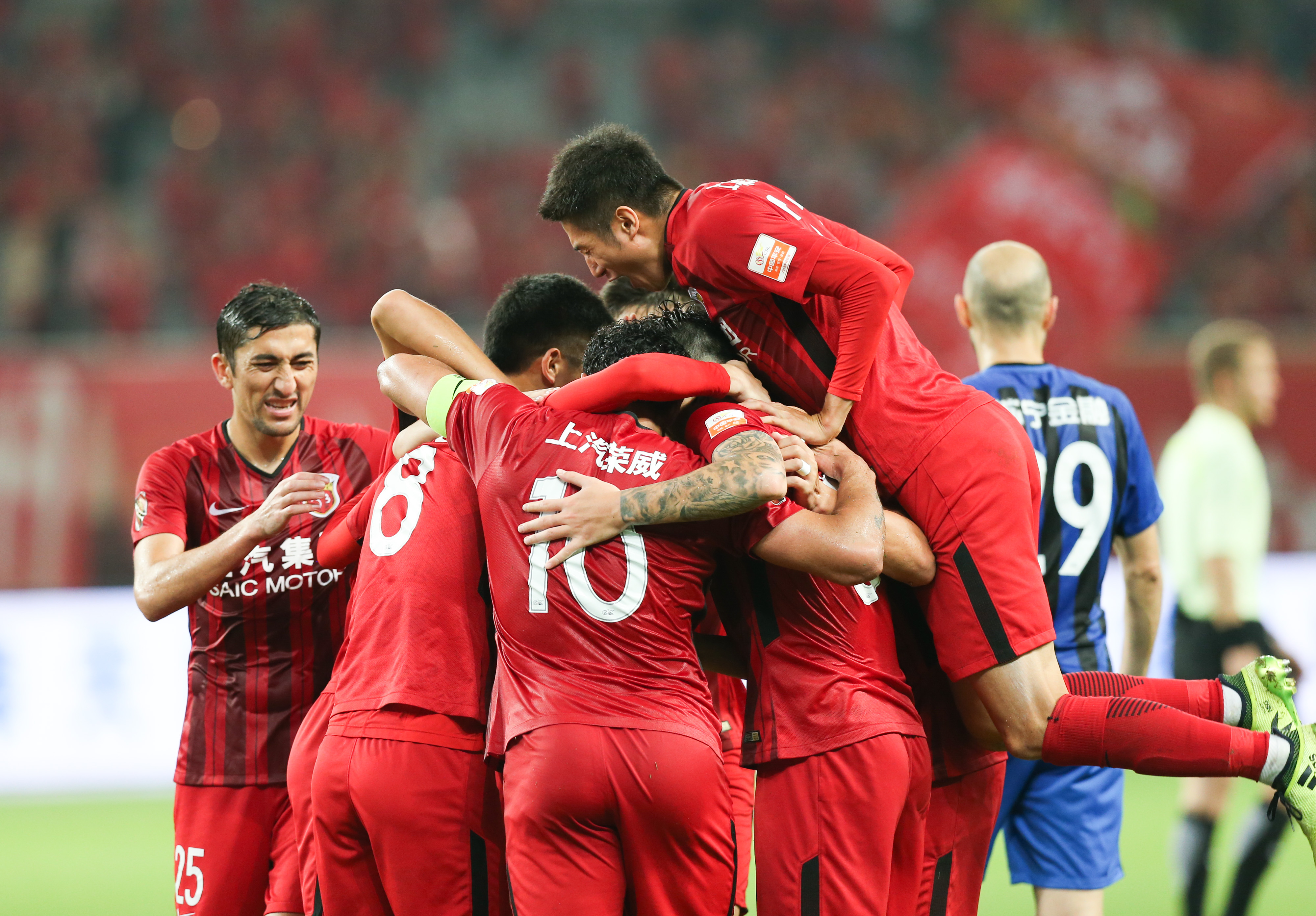 爱游戏官网-苏宁外援发挥出色，助球队取得胜利