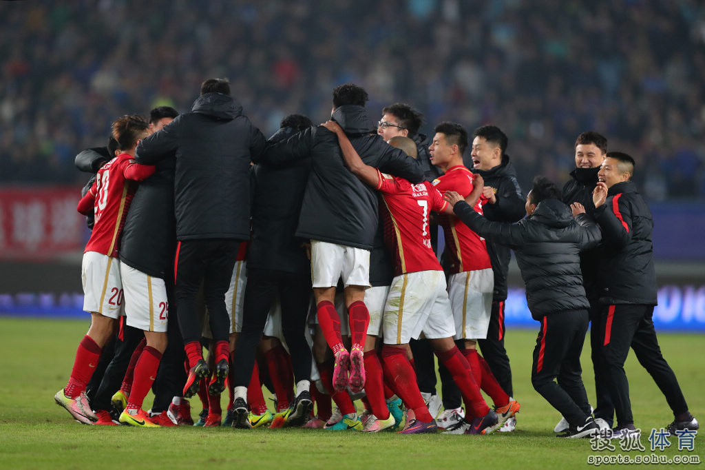 爱游戏入口-江苏苏宁主场对阵重庆力帆，双方争夺胜利的简单介绍