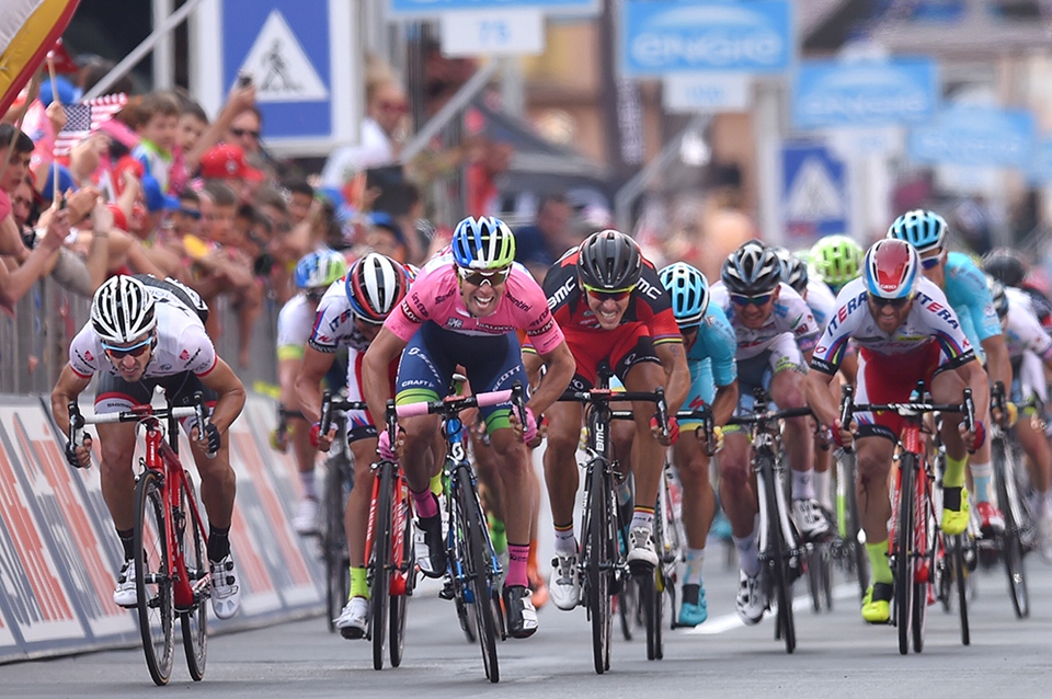 比利时代表团在自行车赛中夺冠的简单介绍