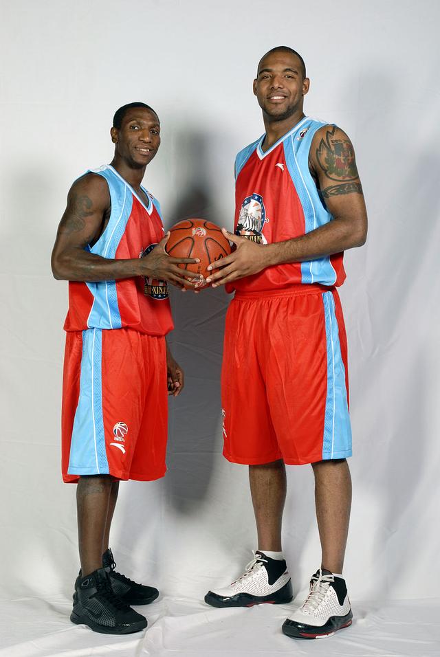 体育界正在疯狂讨论篮球联赛的最佳球员