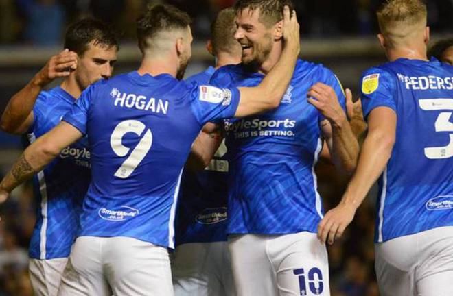 伯明翰在顶级比赛中连胜，获得重要胜利！的简单介绍