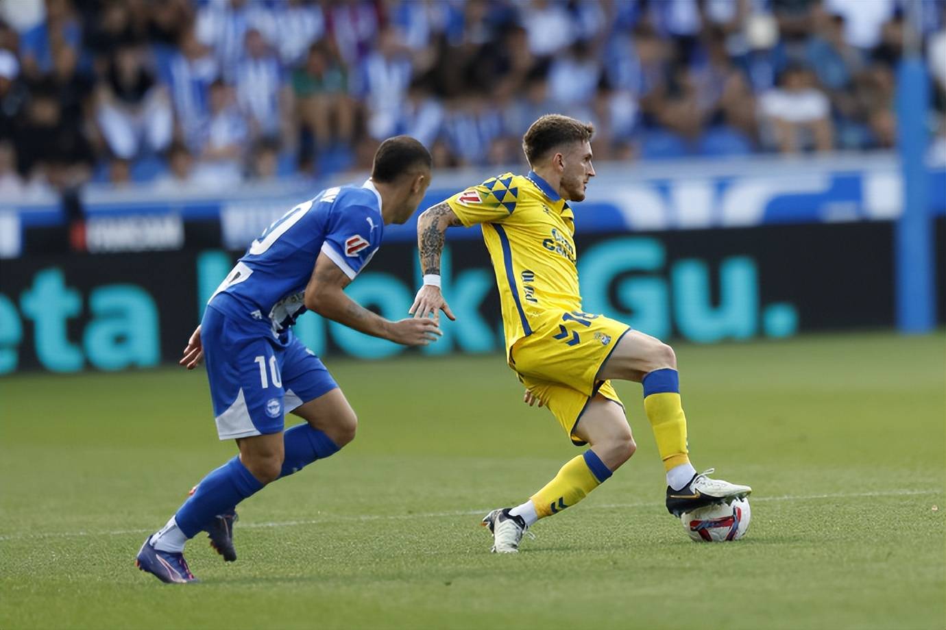 塞维利亚主场失利，小组出线前景堪忧的简单介绍