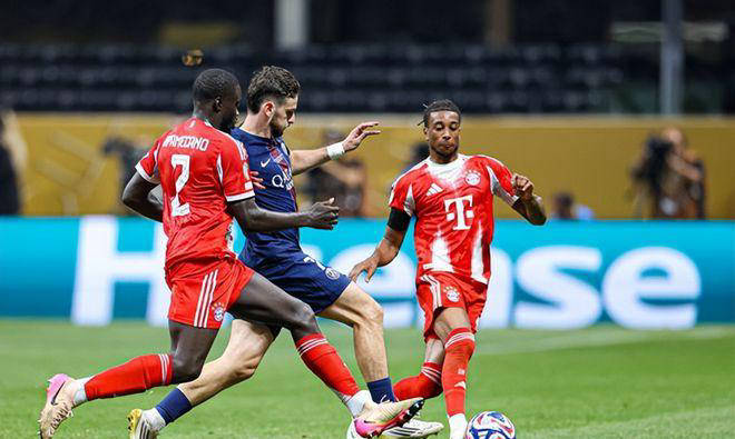 拜仁慕尼黑中场球员传控精准