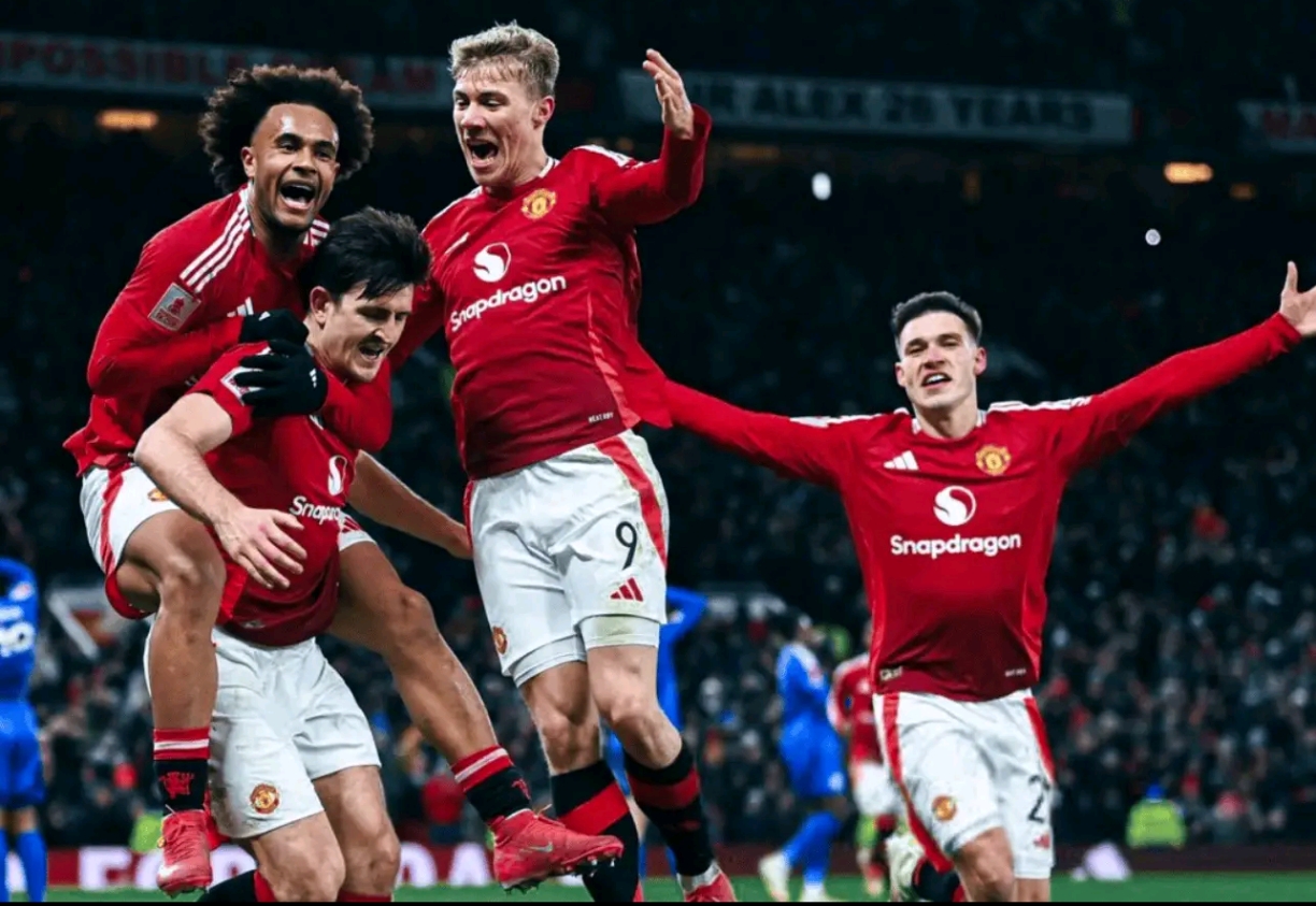 爱游戏在线-曼联客场复仇，绝杀逆袭夺冠关键三分