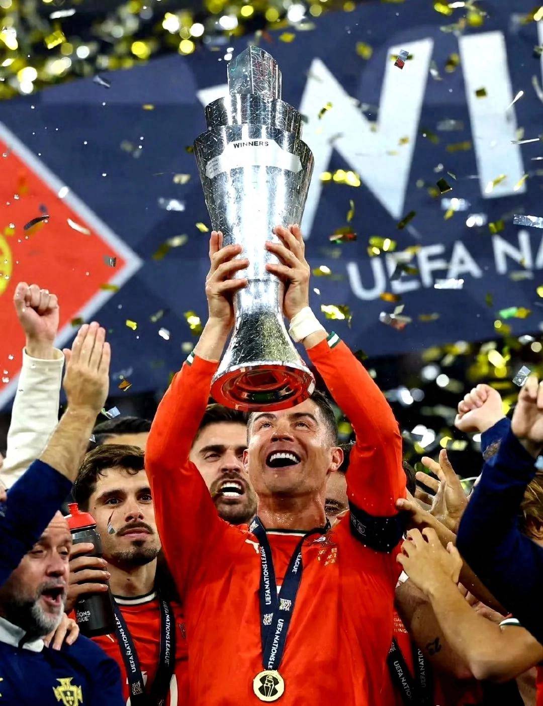 爱游戏-西班牙队在欧国联比赛中连胜晋级，冲击冠军