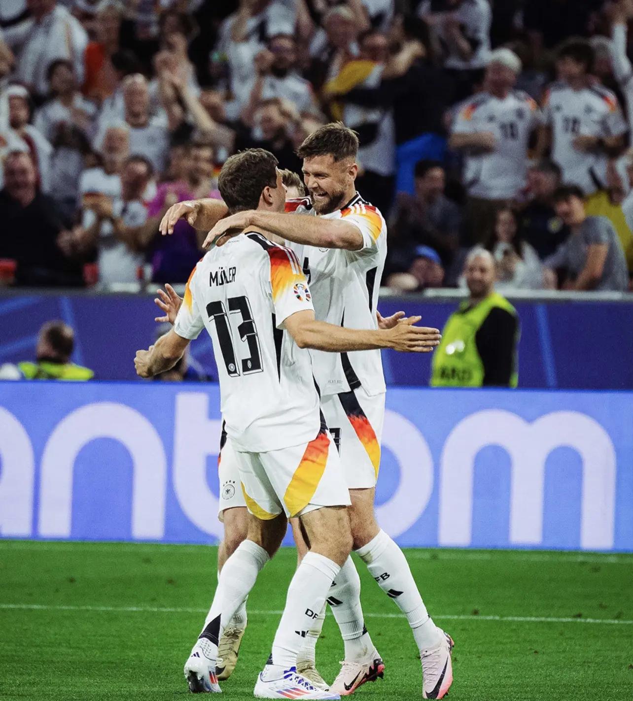 爱游戏app下载-瑞士队在比赛场上展现出出色的防守表现