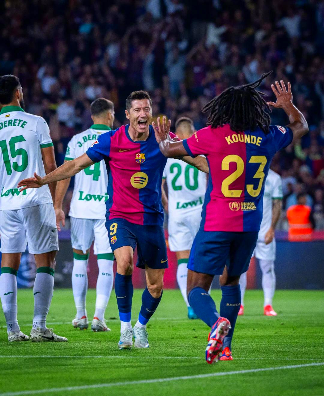 爱游戏官网-萨拉戈萨后卫连续出现失误，球队失守的简单介绍