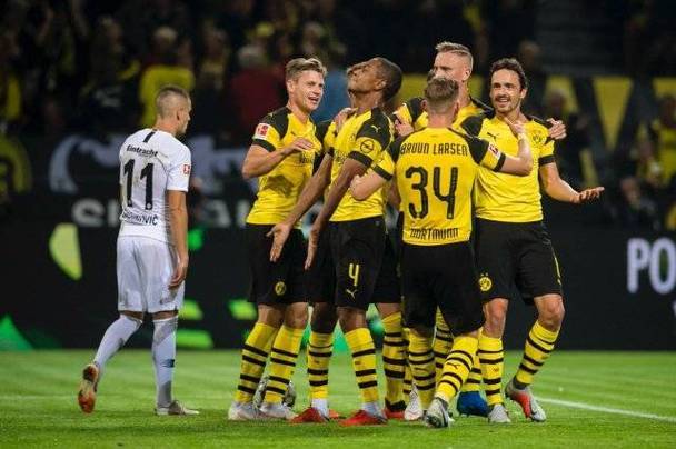 包含多特蒙德客场全取三分，继续保持不败纪录的词条