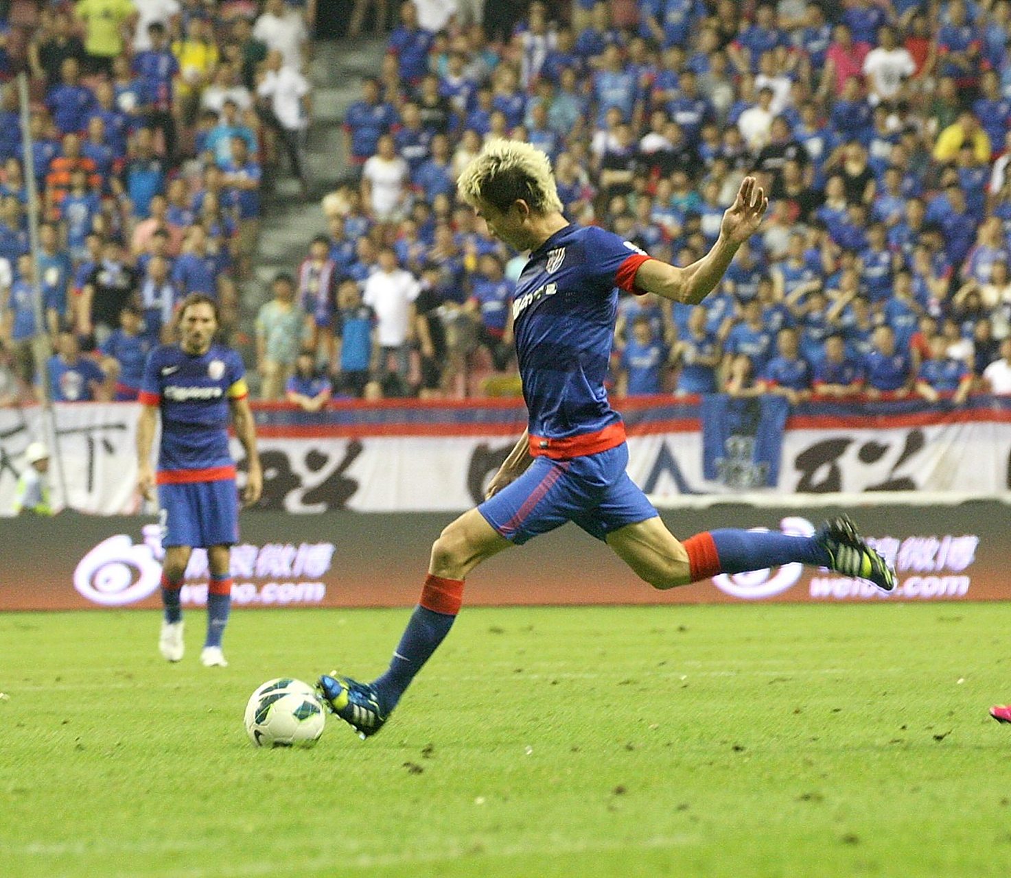 卡利亚里主场逼平对手，保持不败状态的简单介绍