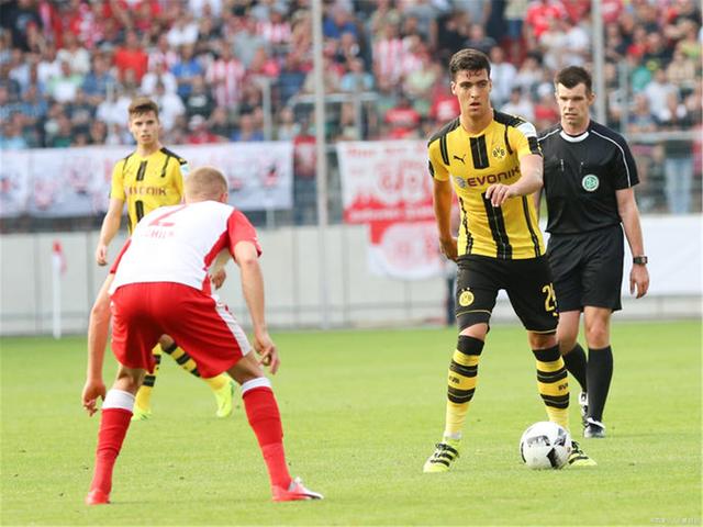 爱游戏入口-圣彼得堡射手轮番进球，取得胜利