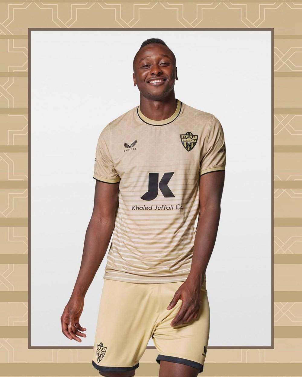 爱游戏登录入口-包含阿尔梅里亚客场失分，遭遇严酷考验的词条