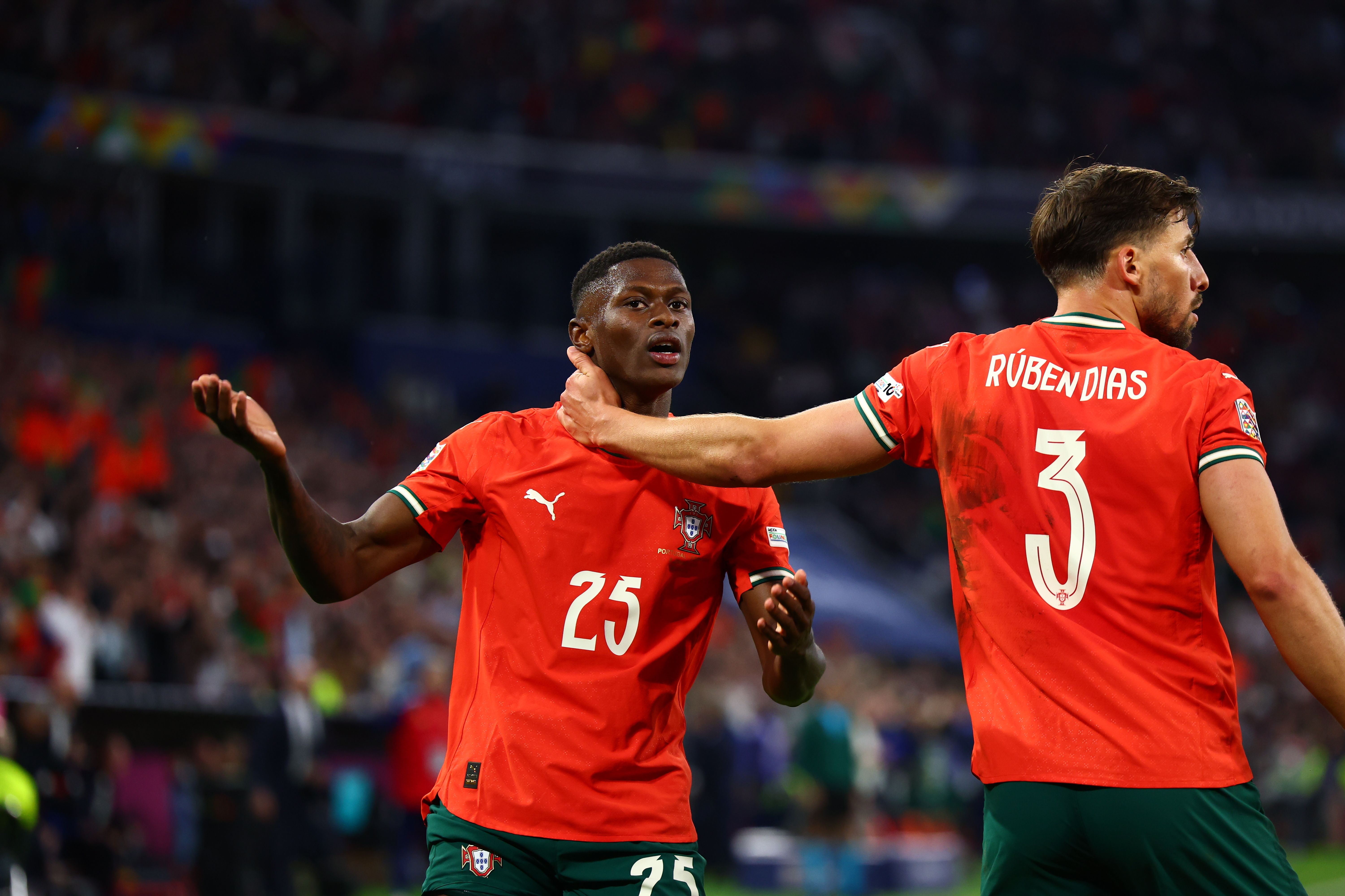 爱游戏在线登录-包含葡萄牙队在比赛中表现强势，轻松击败了奥地利队的词条