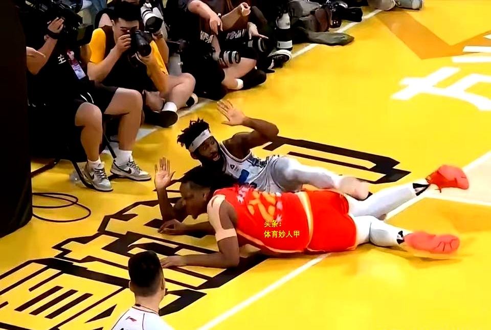 -后卫漏洞频频被攻击，困扰参赛球队