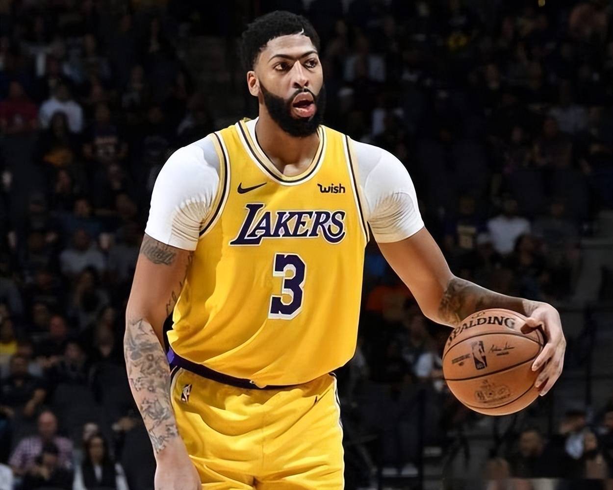 爱游戏官网入口-湖人险胜灰熊：浓眉28+15