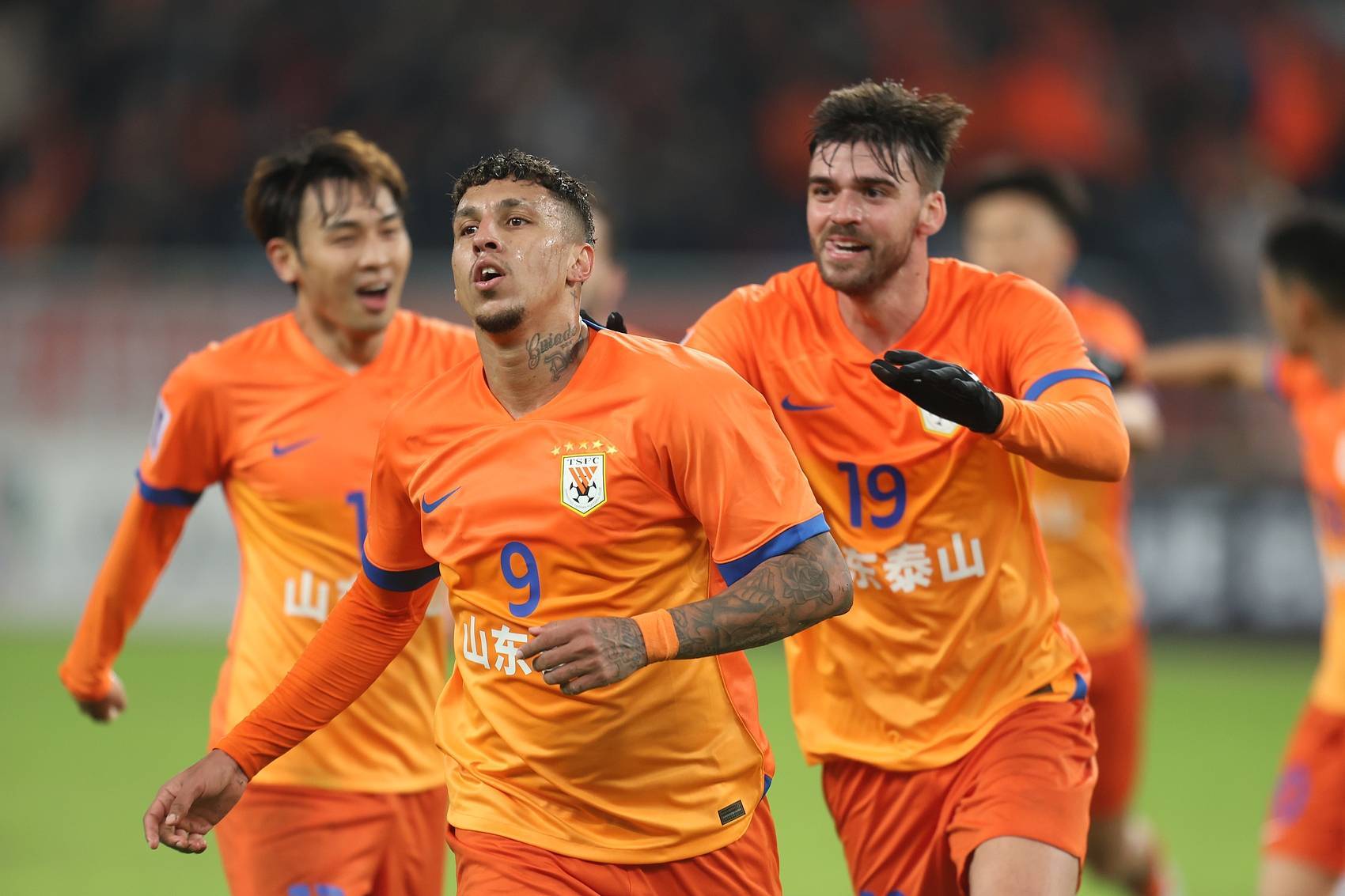 爱游戏登录-包含鲁能不敌苏宁，亚冠名额拿捏不定的词条